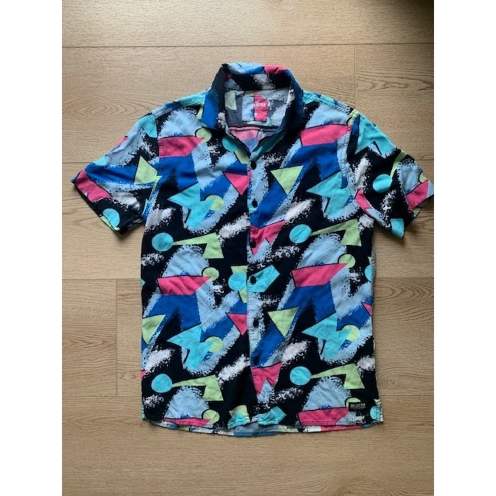 Hollister Mens XS Geometric 80s Retro Print Short Sleeve Button Up Shirt